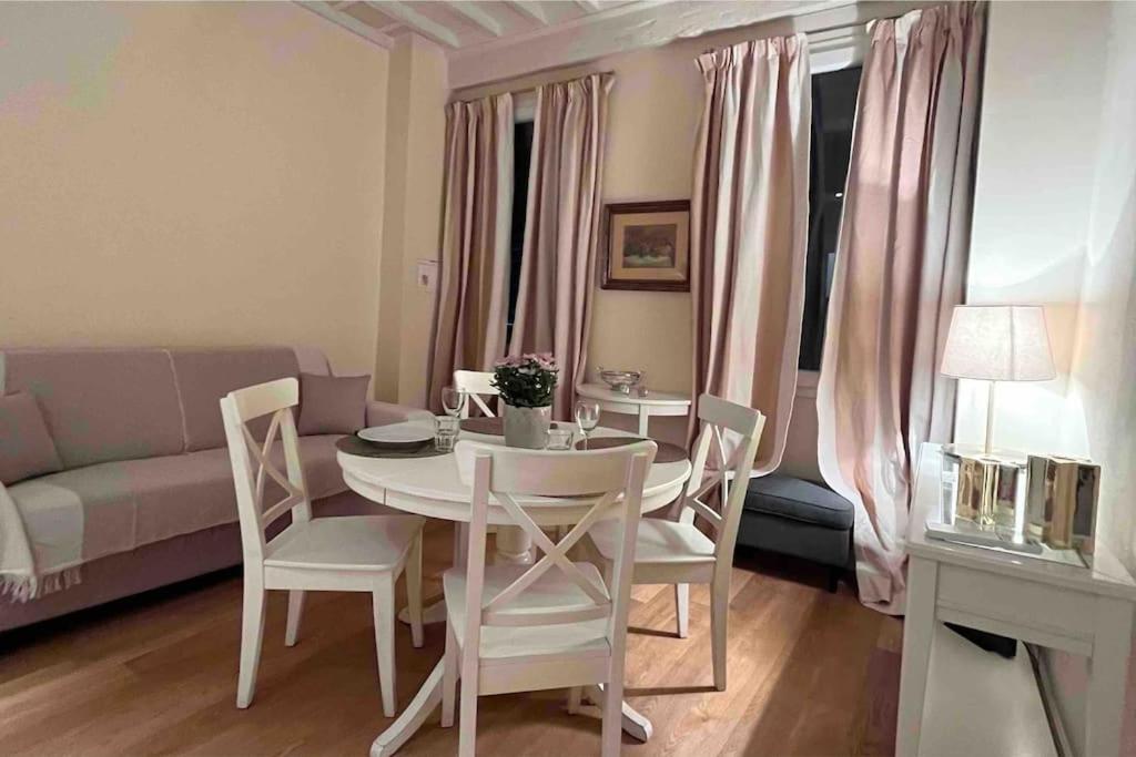 Cozy Santa Maria Novella Uffizi Duomo 2Beds-2Baths Apartment Florenţa Exterior foto