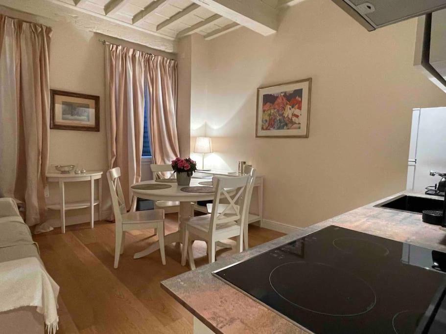 Cozy Santa Maria Novella Uffizi Duomo 2Beds-2Baths Apartment Florenţa Exterior foto