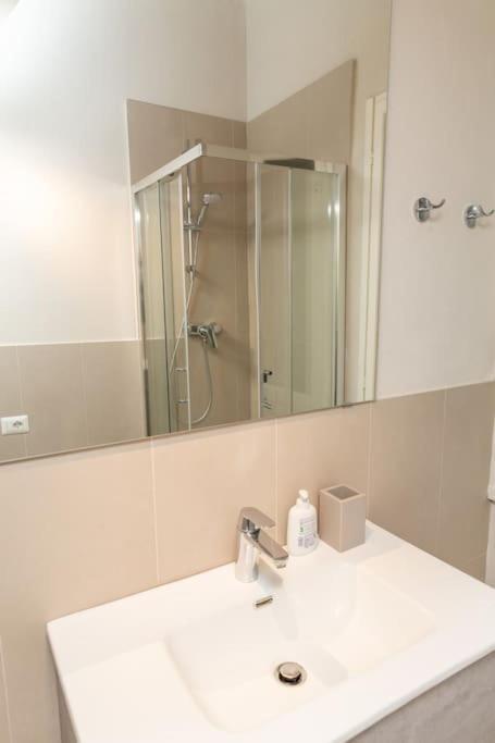 Cozy Santa Maria Novella Uffizi Duomo 2Beds-2Baths Apartment Florenţa Exterior foto