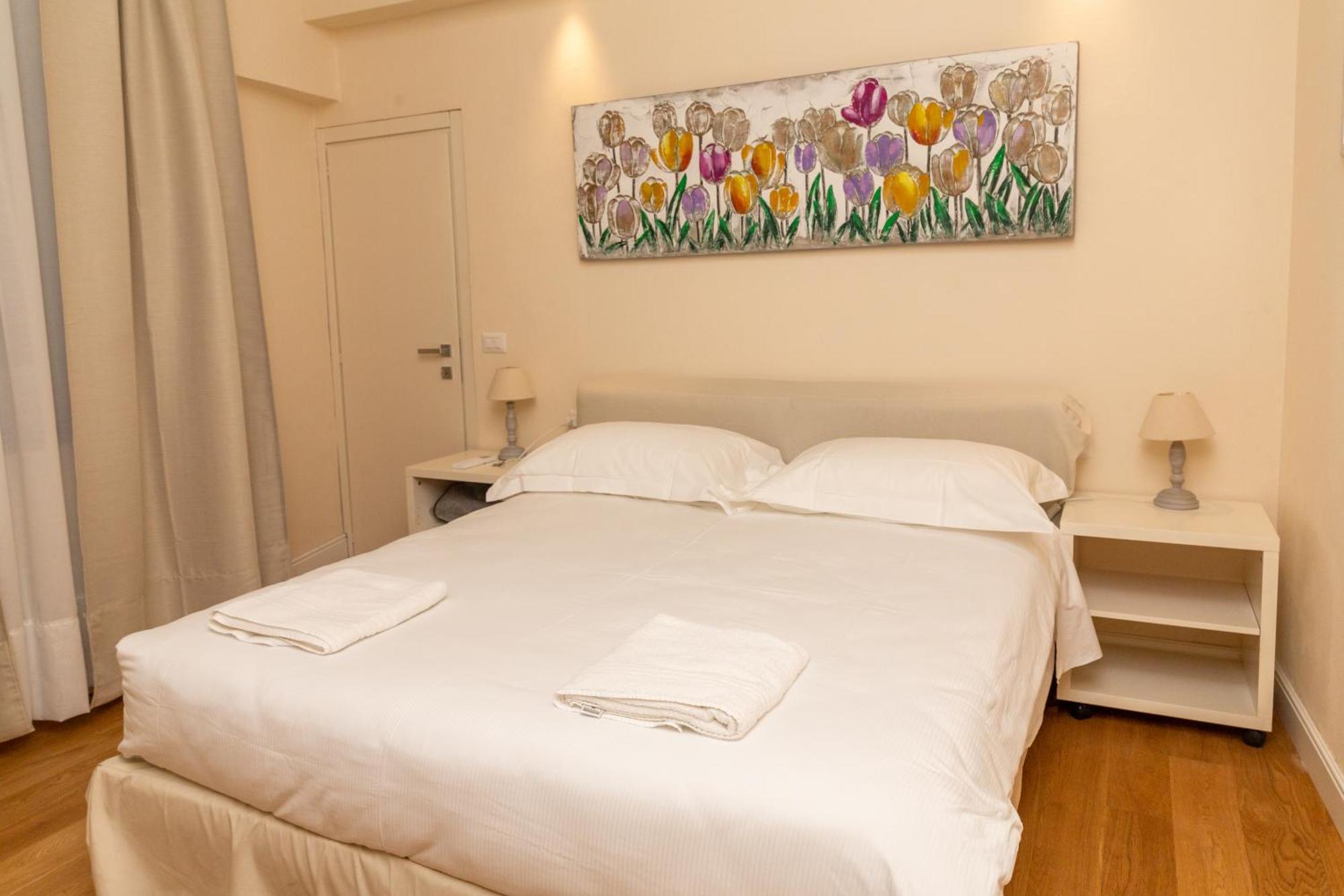 Cozy Santa Maria Novella Uffizi Duomo 2Beds-2Baths Apartment Florenţa Exterior foto