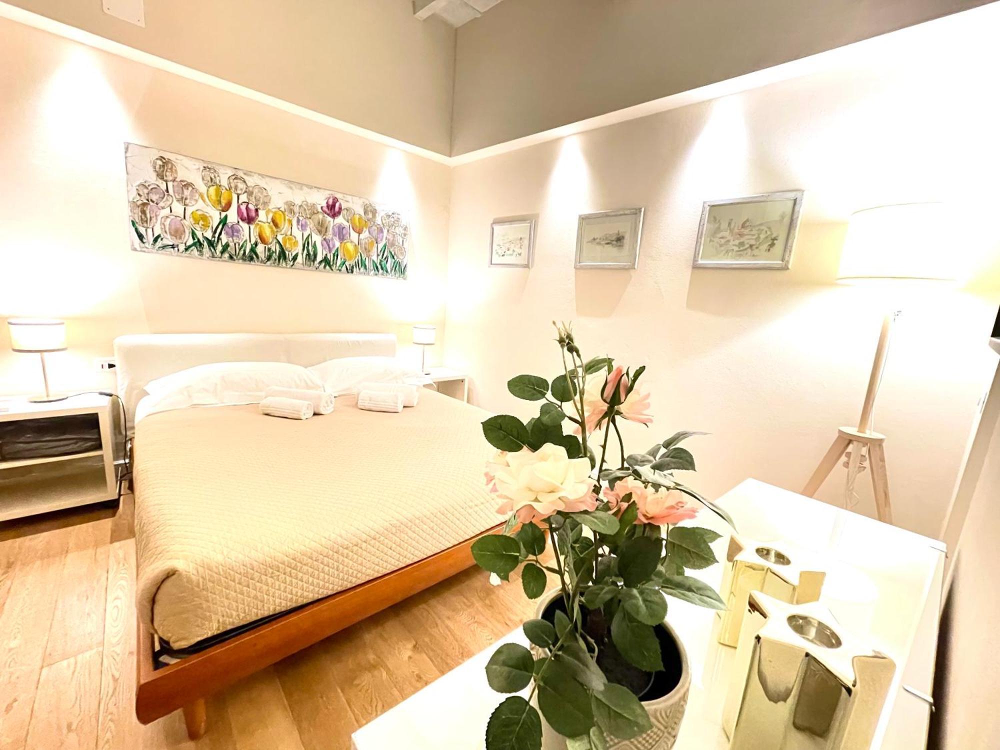 Cozy Santa Maria Novella Uffizi Duomo 2Beds-2Baths Apartment Florenţa Exterior foto